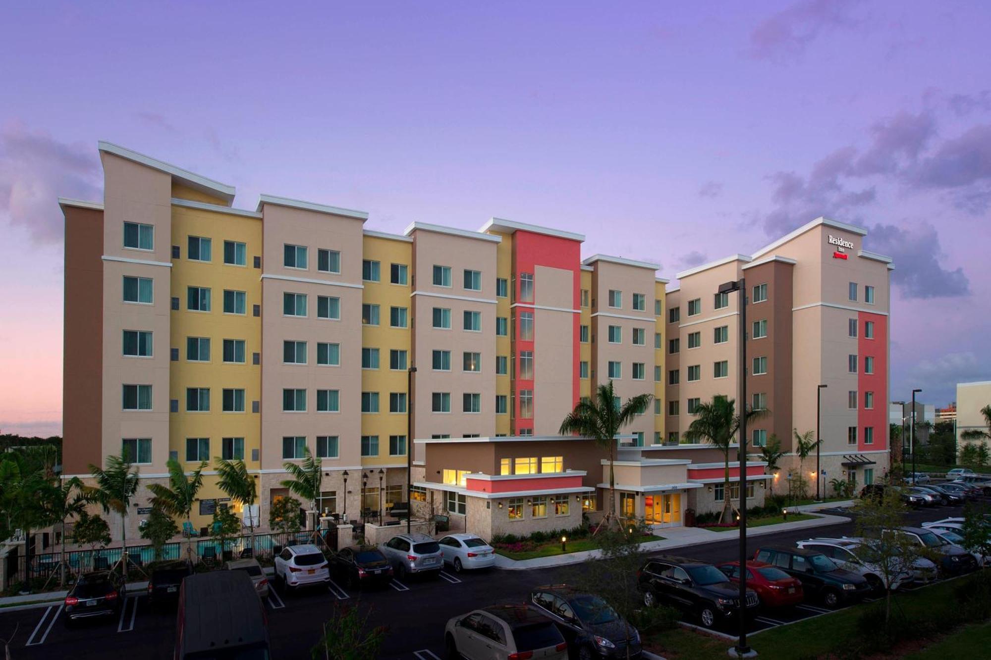 Residence Inn By Marriott Miami Airport West/Doral Экстерьер фото